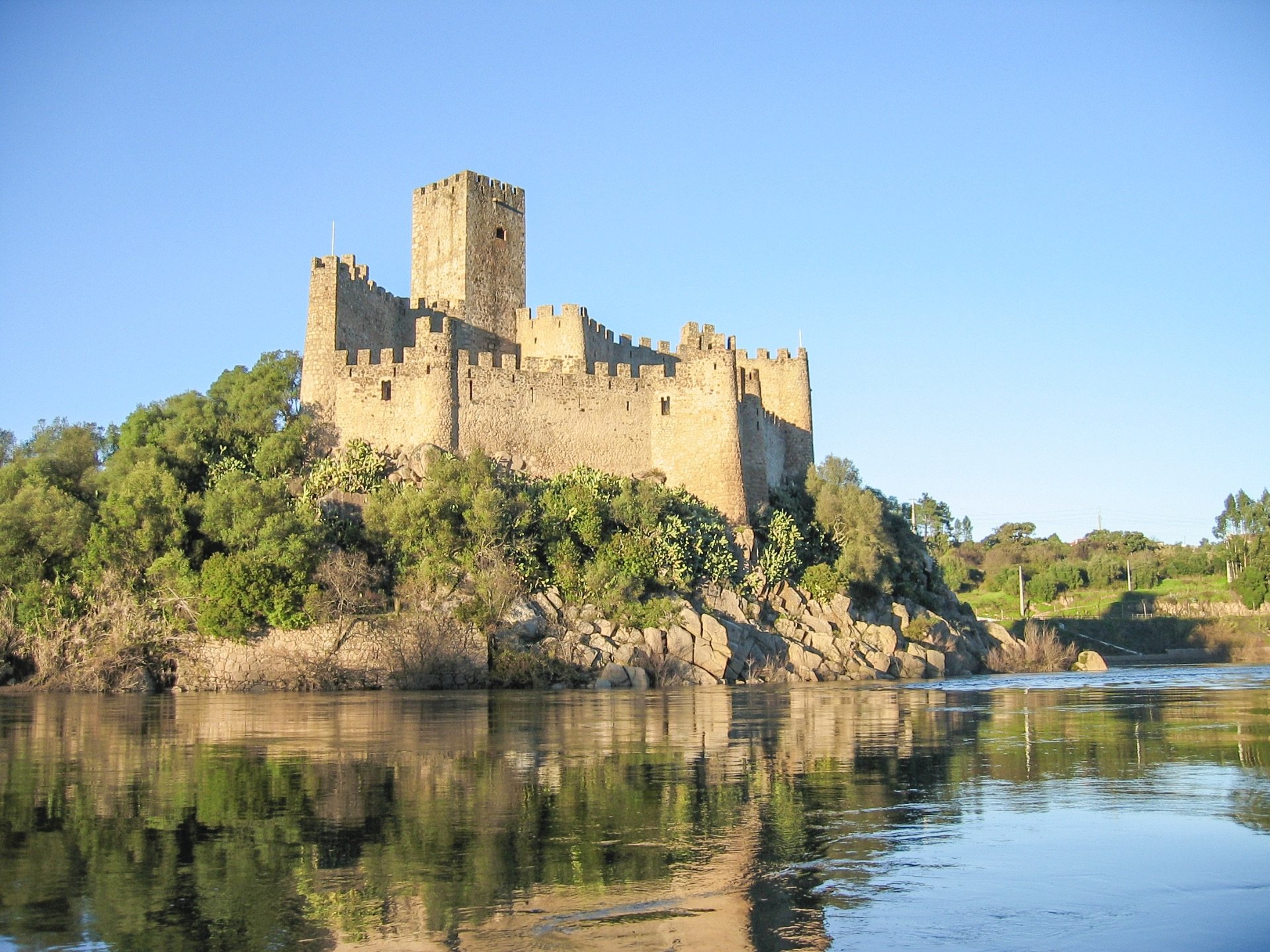 Castlebook · Almourol castle
