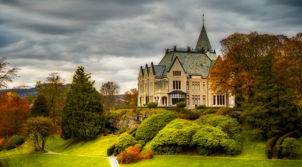 Castlebook · Gamlehaugen mansion