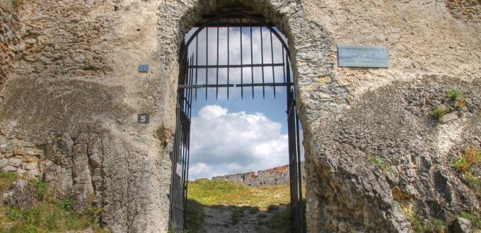 Castlebook · Beckov Castle
