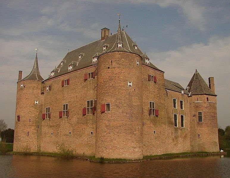 Castlebook · Ammersoyen Castle