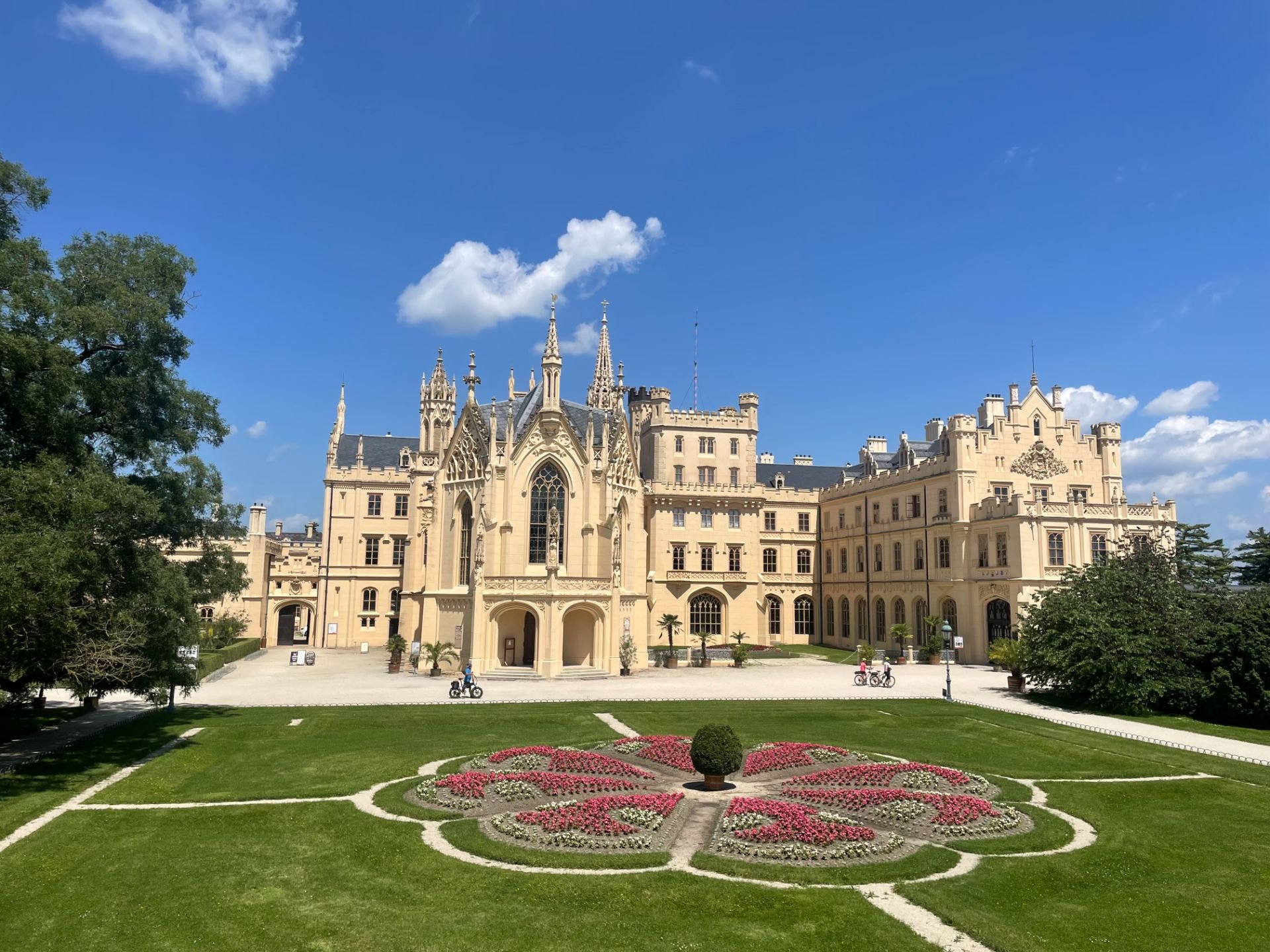 Castlebook · LEDNICE CASTLE