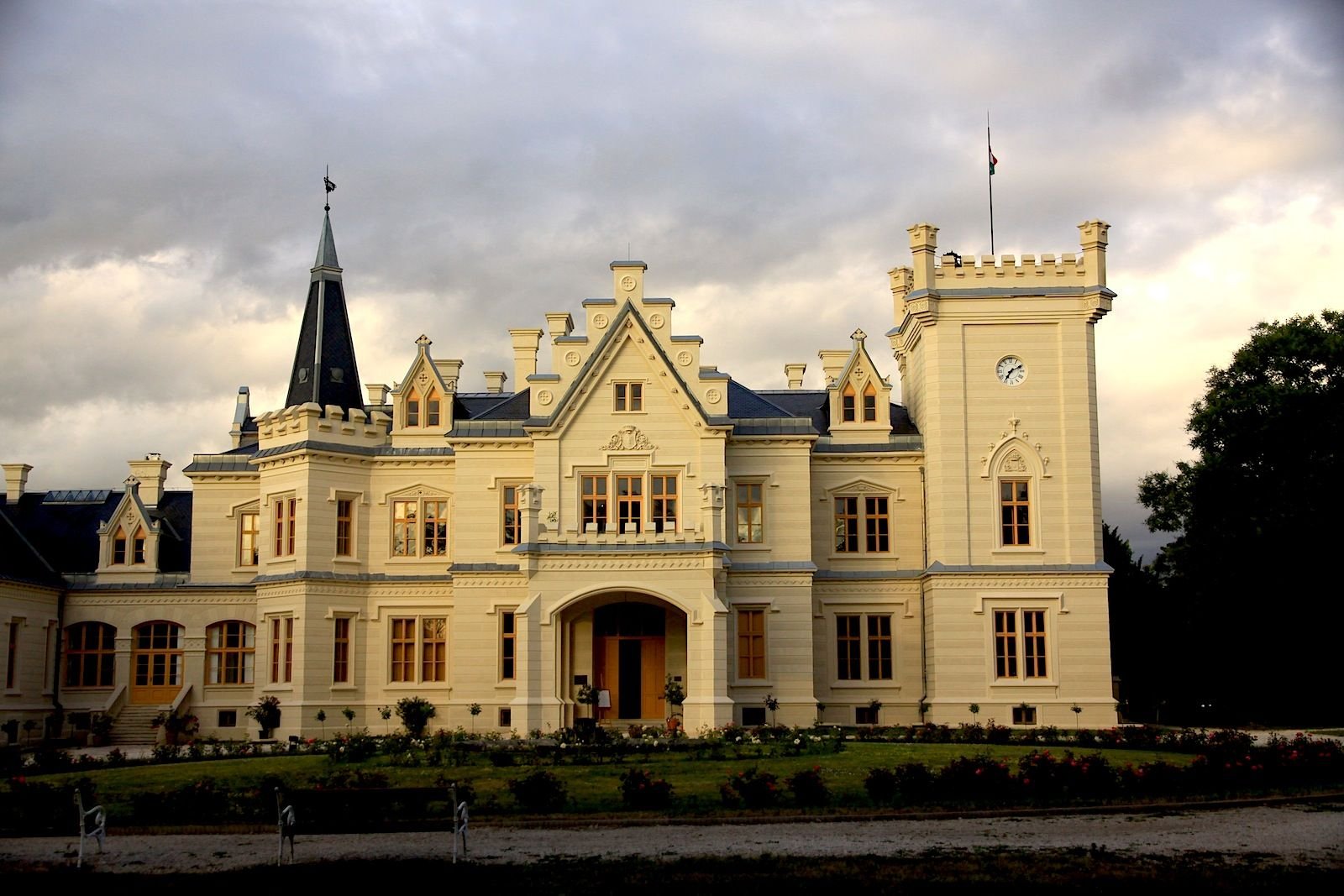 Castlebook · Nadasdy Mansion