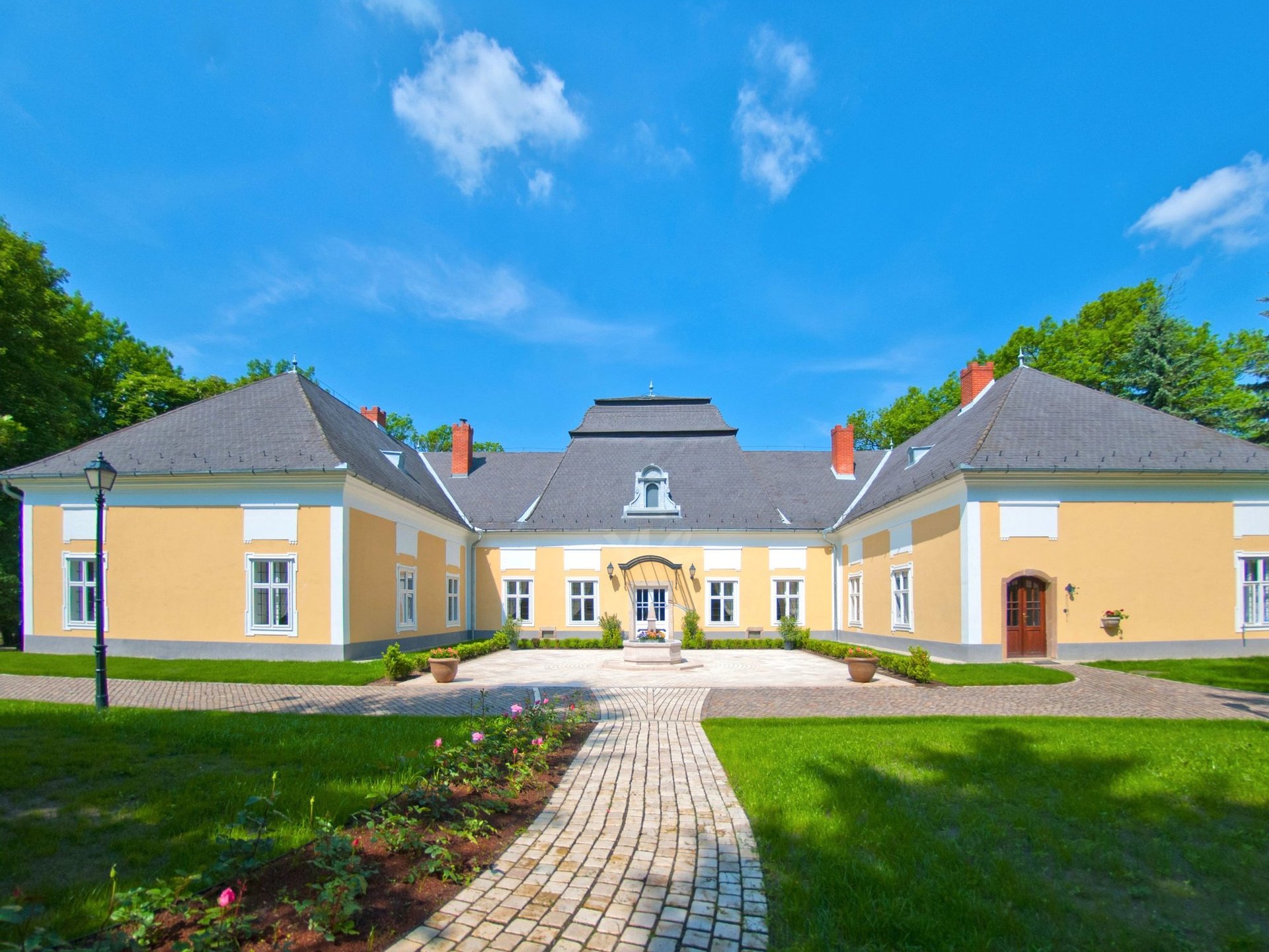 Castlebook · Pronay Castle