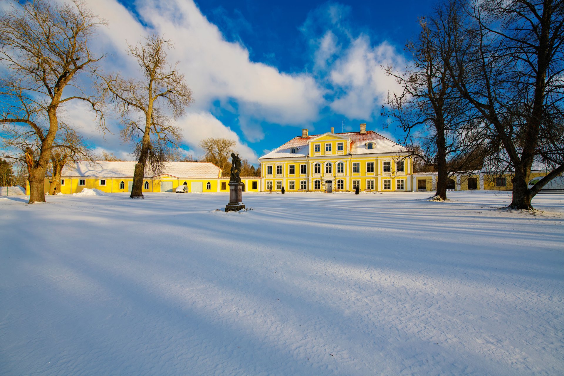 Castlebook · Saue Manor