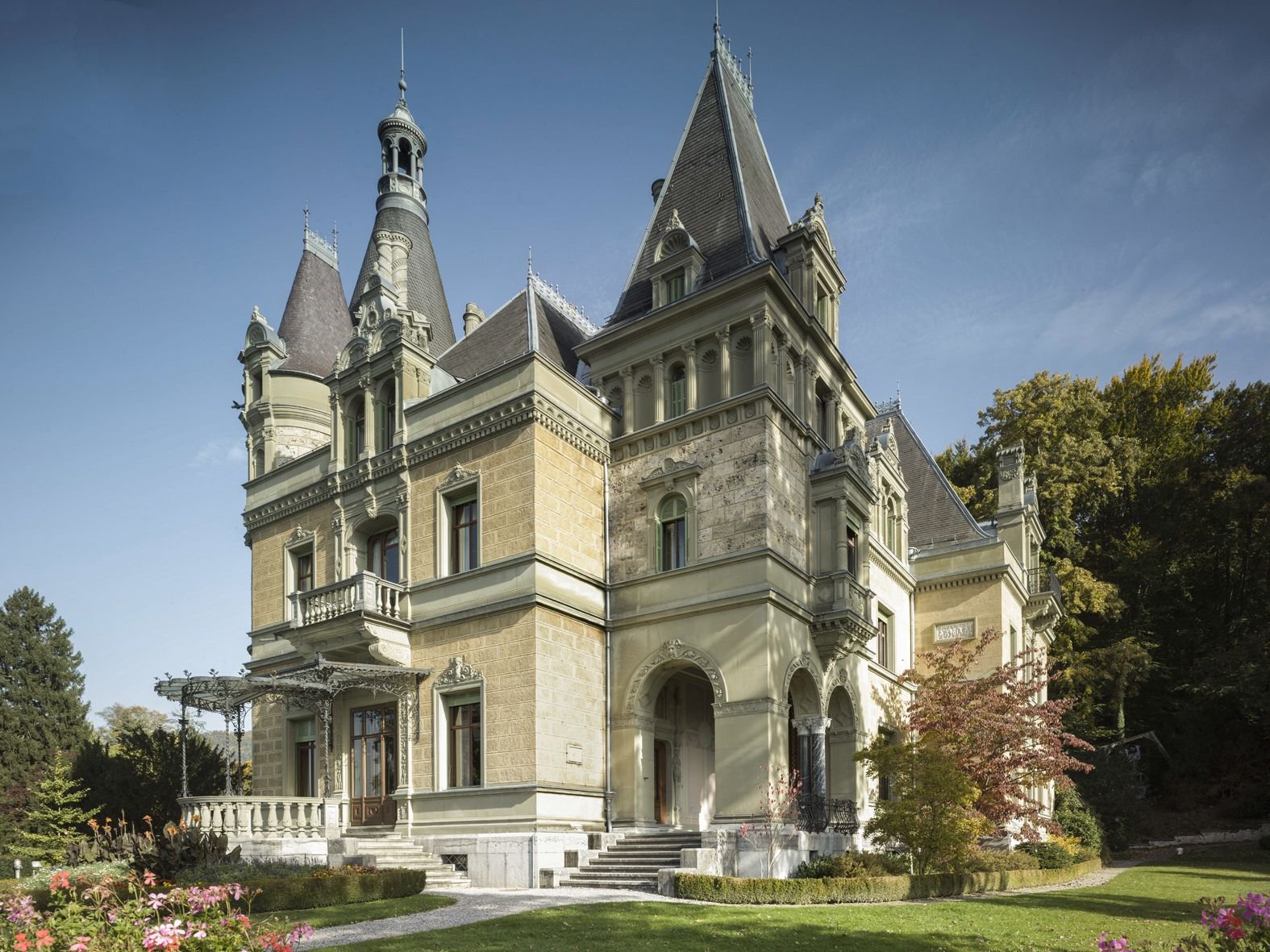 Castlebook · Hünegg Castle