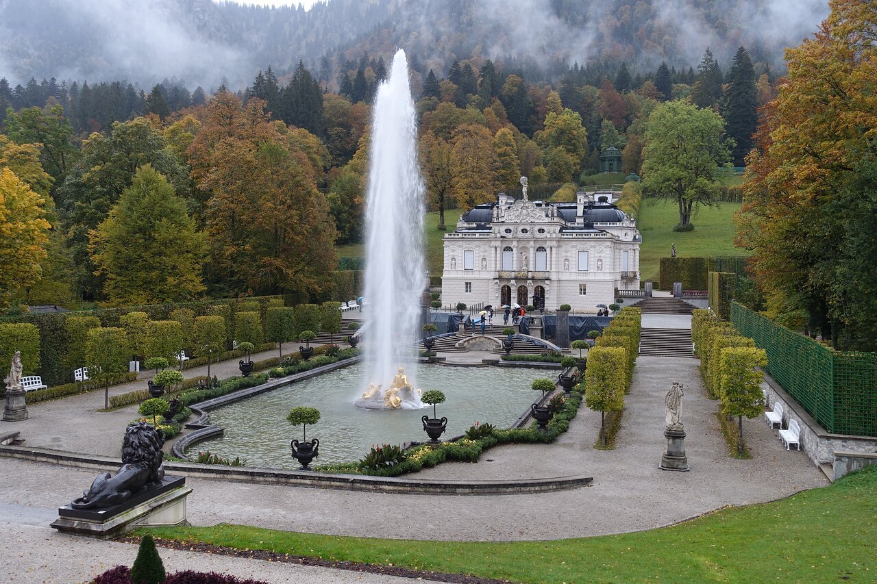 Castlebook · Linderhof Palace