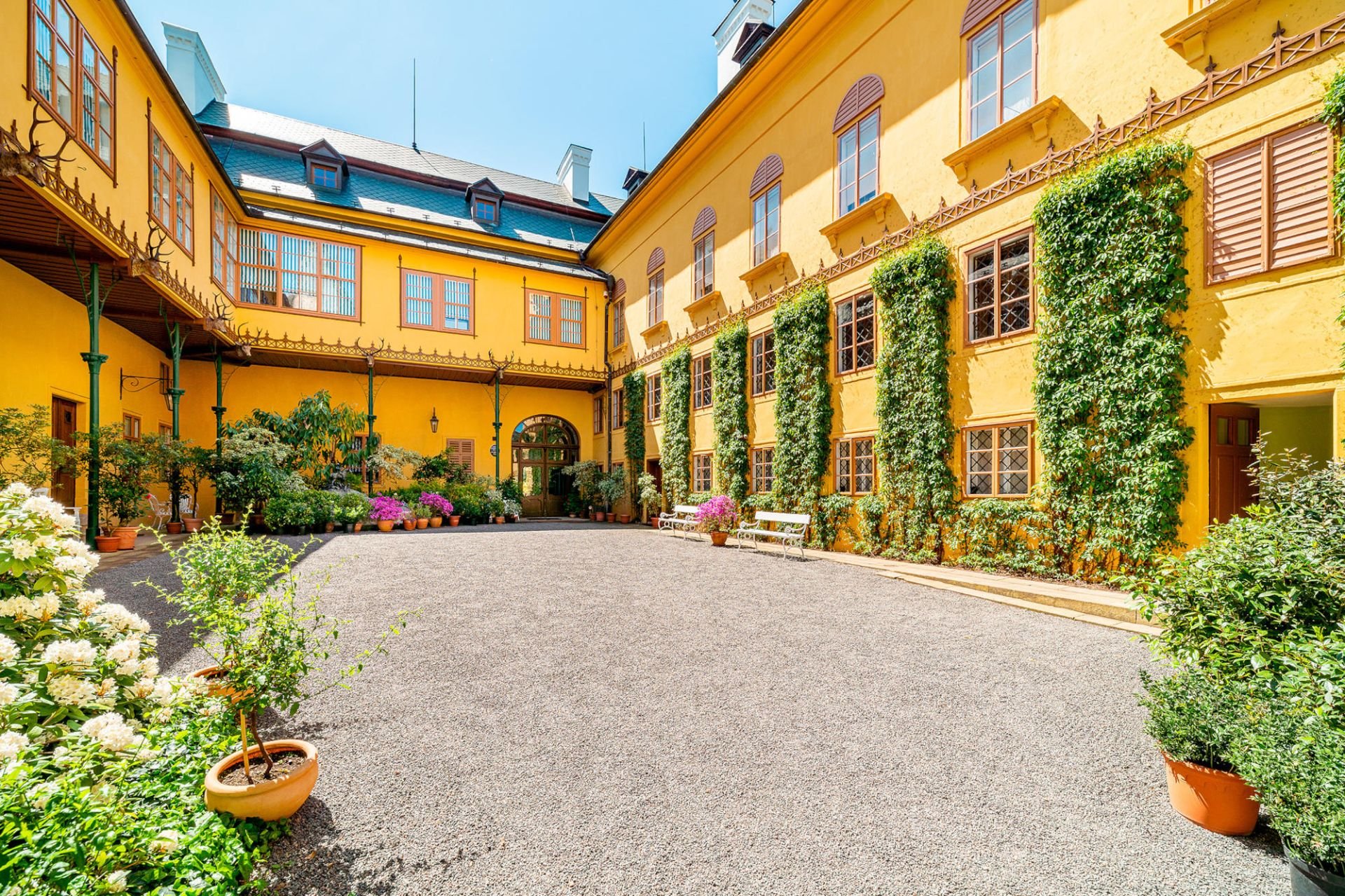 Castlebook · Slatiňany Manor