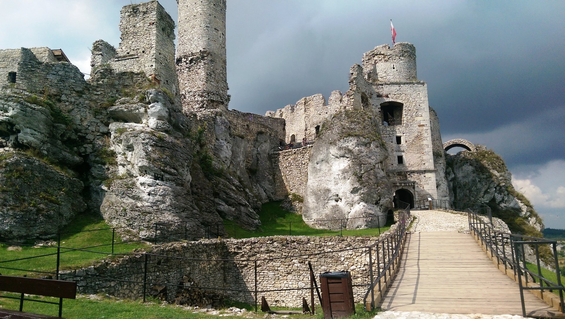 Castlebook · Ogrodzieniec Castle
