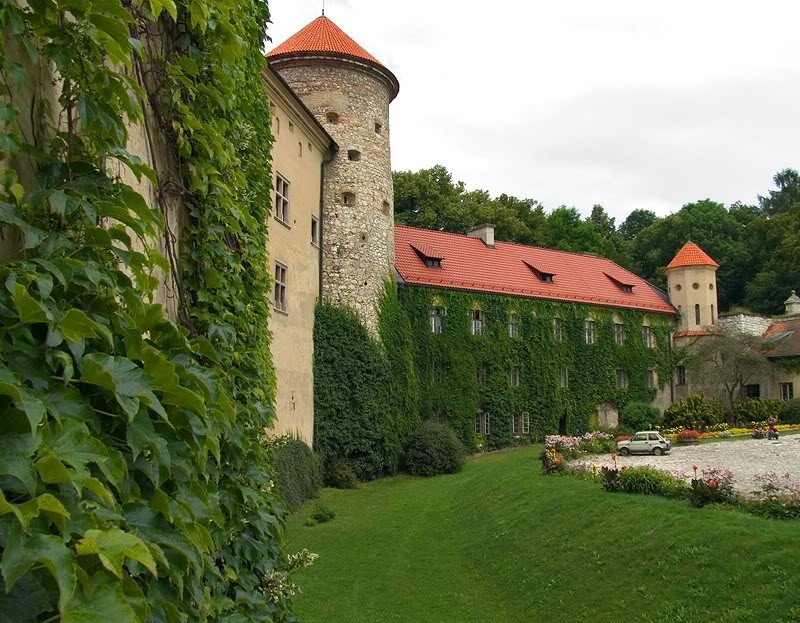 Castlebook · Pieskowa Skała Castle