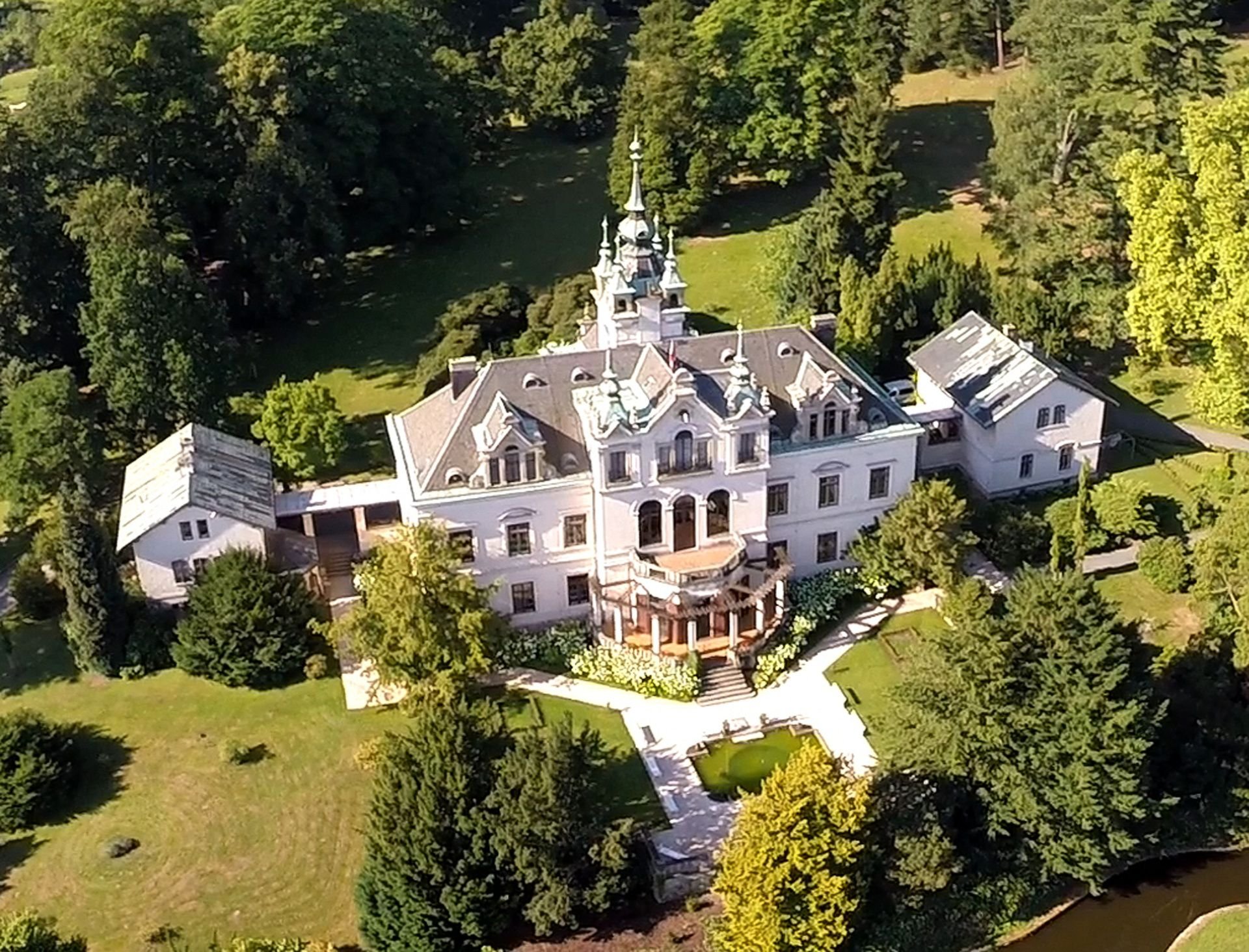 Castlebook · Chateau Velké Březno
